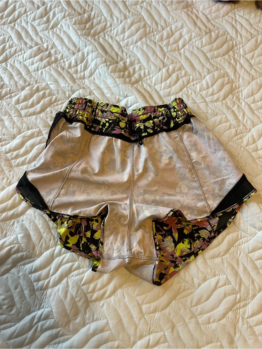 Lululemon Hotty Hot Shorts 2.5” size 6